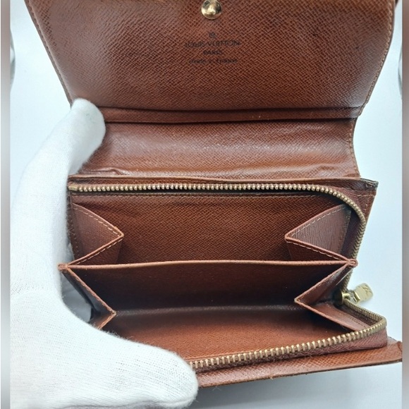 Louis Vuitton 2002 Porte Monnaie Tresor Compact Wallet Authentic and Vintage - Picture 7 of 17